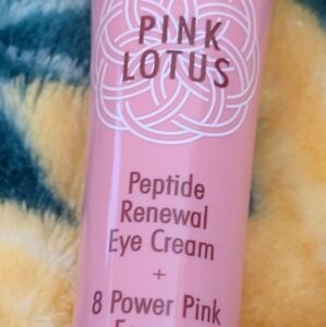 Yensa Pink Lotus Peptide Renewal Eye Cream